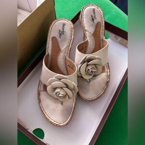 Born Sofie Pearl Wedges with Y2K changeable flowers - Size 8